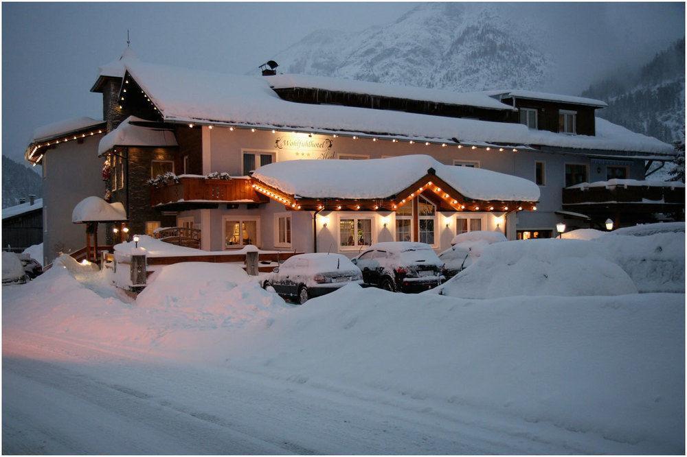 Wohlfuehlhotel Berg Heil Holzgau Exterior photo